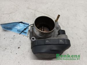 Gebruikte Gasklephuis Volkswagen New Beetle (9C1/9G1) 1.6 Prijs € 30,00 Margeregeling aangeboden door Renkens Auto-Onderdelen B.V.