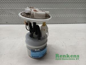Gebruikte Benzinepomp Renault Captur (2R) 1.2 TCE 16V EDC Prijs € 75,00 Margeregeling aangeboden door Renkens Auto-Onderdelen B.V.