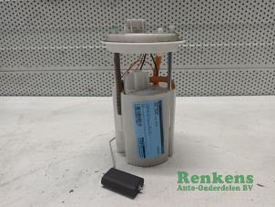 Gebruikte Benzinepomp Opel Corsa E 1.0 SIDI Turbo 12V Prijs € 50,00 Margeregeling aangeboden door Renkens Auto-Onderdelen B.V.