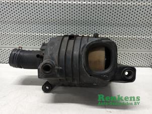 Gebruikte Luchtfilterhuis Volkswagen Eos (1F7/F8) 2.0 FSI 16V Prijs € 35,00 Margeregeling aangeboden door Renkens Auto-Onderdelen B.V.