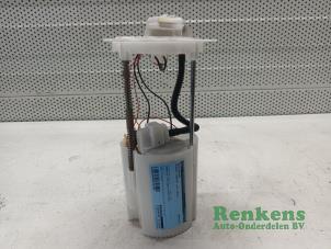Gebruikte Benzinepomp Renault Kadjar (RFEH) 1.3 TCE 160 FAP 16V Prijs € 70,00 Margeregeling aangeboden door Renkens Auto-Onderdelen B.V.