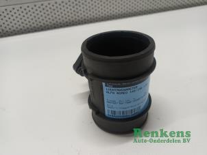 Gebruikte Luchtmassameter Alfa Romeo 146 (930B) 1.6 Twin Spark 16V Prijs € 30,00 Margeregeling aangeboden door Renkens Auto-Onderdelen B.V.