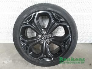 Gebruikte Velg + Band Renault Kadjar (RFEH) 1.3 TCE 160 FAP 16V Prijs op aanvraag aangeboden door Renkens Auto-Onderdelen B.V.