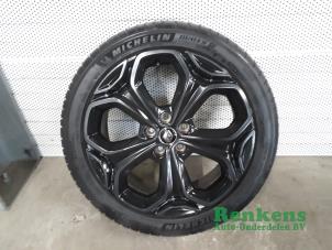 Gebruikte Velg + Band Renault Kadjar (RFEH) 1.3 TCE 160 FAP 16V Prijs op aanvraag aangeboden door Renkens Auto-Onderdelen B.V.