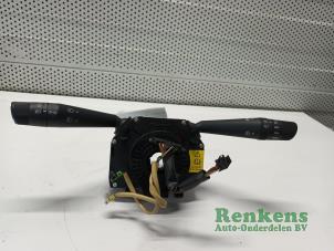 Gebruikte Licht + Raw Schakelaar Fiat Punto Evo (199) 1.3 JTD Multijet 85 16V Euro 5 Prijs € 75,00 Margeregeling aangeboden door Renkens Auto-Onderdelen B.V.