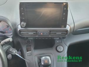 Gebruikte Display Interieur Opel Combo Life/Tour 1.5 CDTI 130 Prijs op aanvraag aangeboden door Renkens Auto-Onderdelen B.V.