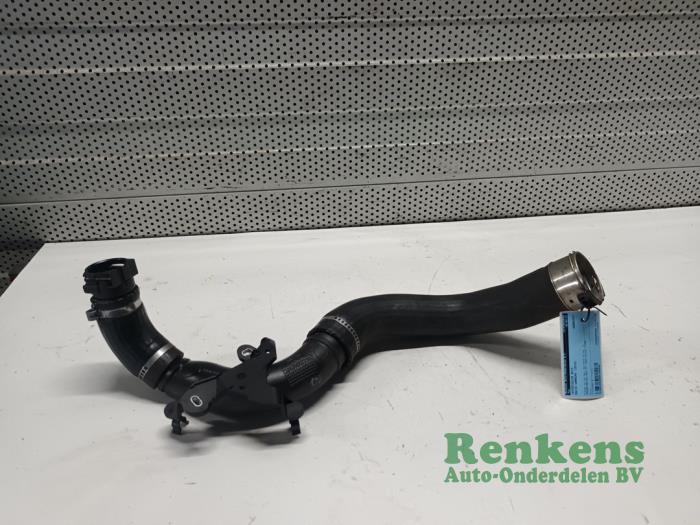 Gebruikte Intercooler Buis Dacia Sandero II 0.9 TCE 12V Prijs € 30,00 Margeregeling aangeboden door Renkens Auto-Onderdelen B.V.