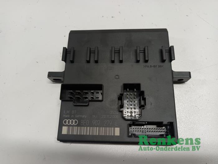 Gebruikte Computer Body Control Audi A4 Avant (B7) 1.9 TDI Prijs € 50,00 Margeregeling aangeboden door Renkens Auto-Onderdelen B.V.