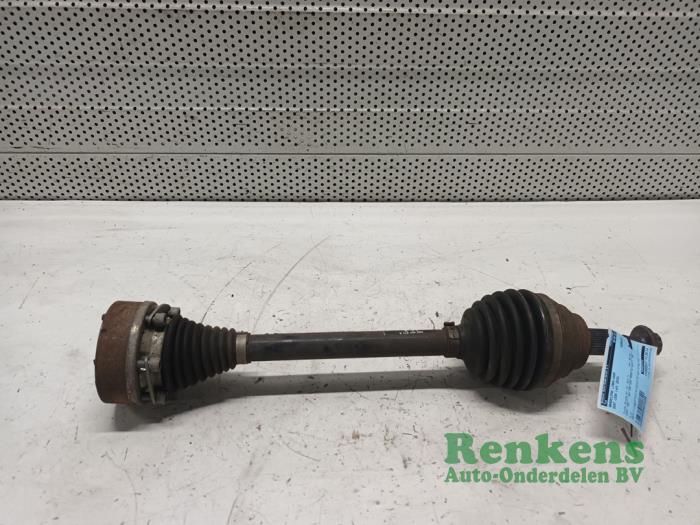 Gebruikte Steekas links-voor Seat Leon (5FB) 1.4 TSI 16V Prijs € 40,00 Margeregeling aangeboden door Renkens Auto-Onderdelen B.V.