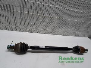 Gebruikte Steekas rechts-voor Volkswagen T-Cross 1.0 TSI 95 12V Prijs € 200,00 Margeregeling aangeboden door Renkens Auto-Onderdelen B.V.