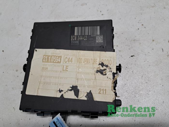 Gebruikte Bodycontrol Module Renault Twingo II (CN) 1.2 16V Prijs € 50,00 Margeregeling aangeboden door Renkens Auto-Onderdelen B.V.
