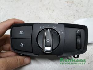 Gebruikte Schakelaar Licht BMW 4 serie Gran Coupe (F36) 418i 1.5 TwinPower Turbo 12V Prijs € 35,00 Margeregeling aangeboden door Renkens Auto-Onderdelen B.V.