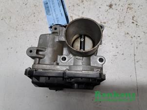 Gebruikte Gasklephuis Dacia Sandero I (BS) 1.2 16V Prijs € 75,00 Margeregeling aangeboden door Renkens Auto-Onderdelen B.V.