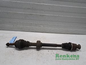 Gebruikte Aandrijfas rechts-voor Dacia Sandero I (BS) 1.2 16V Prijs € 35,00 Margeregeling aangeboden door Renkens Auto-Onderdelen B.V.