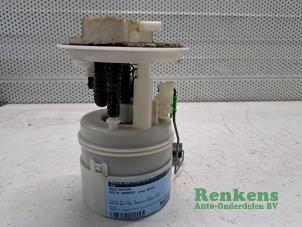 Gebruikte Benzinepomp Dacia Sandero I (BS) 1.2 16V Prijs € 50,00 Margeregeling aangeboden door Renkens Auto-Onderdelen B.V.