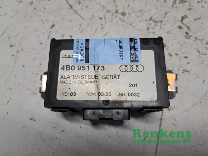Gebruikte Alarm module Audi A4 (B5) 1.9 TDI Prijs € 20,00 Margeregeling aangeboden door Renkens Auto-Onderdelen B.V.