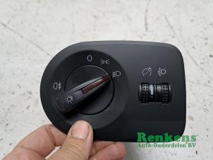 Gebruikte Licht Schakelaar Seat Ibiza IV SC (6J1) 1.2 TDI Ecomotive Prijs € 20,00 Margeregeling aangeboden door Renkens Auto-Onderdelen B.V.