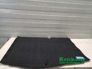 Gebruikte Kofferbak Mat Hyundai i20 (GBB) 1.0 T-GDI 120 12V Prijs € 45,00 Margeregeling aangeboden door Renkens Auto-Onderdelen B.V.
