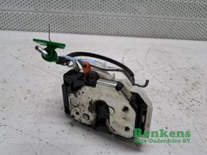 Gebruikte Deurslot Mechaniek 2Deurs links Peugeot Bipper (AA) 1.4 HDi Prijs € 35,00 Margeregeling aangeboden door Renkens Auto-Onderdelen B.V.