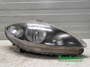 Gebruikte Rechter Koplamp Seat Altea XL (5P5) 1.6 Prijs € 50,00 Margeregeling aangeboden door Renkens Auto-Onderdelen B.V.