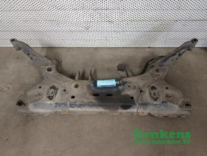 Gebruikte Subframe Ford Transit Courier 1.5 TDCi 75 Prijs € 125,00 Margeregeling aangeboden door Renkens Auto-Onderdelen B.V.