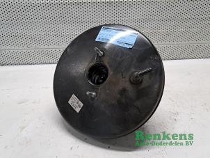 Gebruikte Rembekrachtiger Nissan Qashqai (J10) 1.6 16V Prijs € 50,00 Margeregeling aangeboden door Renkens Auto-Onderdelen B.V.