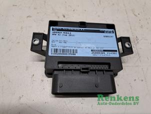Gebruikte Handrem Module BMW X3 (F25) xDrive35d 24V Prijs € 75,00 Margeregeling aangeboden door Renkens Auto-Onderdelen B.V.