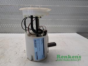 Gebruikte Benzinepomp Volkswagen Golf VI (5K1) 1.4 16V Prijs € 60,00 Margeregeling aangeboden door Renkens Auto-Onderdelen B.V.