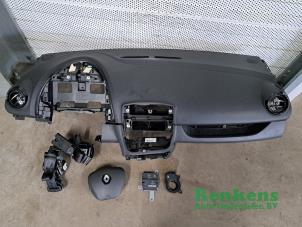 Gebruikte Airbag set Renault Clio IV (5R) 0.9 Energy TCE 90 12V Prijs op aanvraag aangeboden door Renkens Auto-Onderdelen B.V.