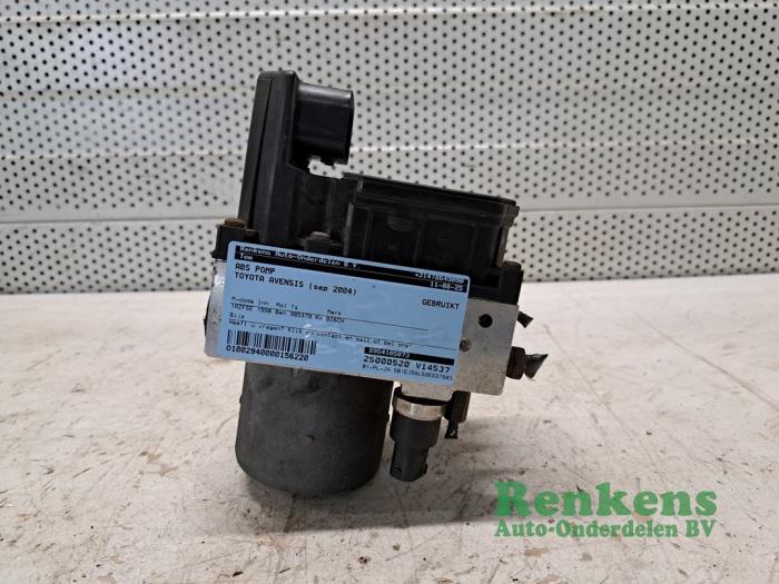 Gebruikte ABS Pomp Toyota Avensis Wagon (T25/B1E) 2.0 16V VVT-i D4 Prijs € 85,00 Margeregeling aangeboden door Renkens Auto-Onderdelen B.V.