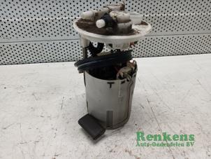 Gebruikte Benzinepomp Toyota Avensis Wagon (T25/B1E) 2.0 16V VVT-i D4 Prijs € 75,00 Margeregeling aangeboden door Renkens Auto-Onderdelen B.V.