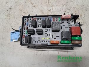 Gebruikte Zekeringkast Opel Corsa D 1.0 Prijs € 35,00 Margeregeling aangeboden door Renkens Auto-Onderdelen B.V.