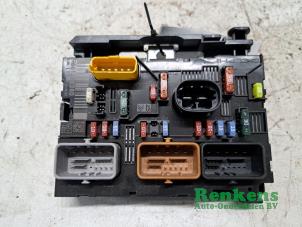 Gebruikte Zekeringkast Peugeot 207/207+ (WA/WC/WM) 1.4 16V Prijs € 60,00 Margeregeling aangeboden door Renkens Auto-Onderdelen B.V.