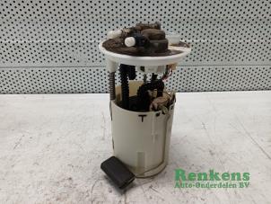 Gebruikte Benzinepomp Toyota Avensis (T25/B1B) 1.8 16V VVT-i Prijs € 125,00 Margeregeling aangeboden door Renkens Auto-Onderdelen B.V.