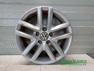 Gebruikte Velg Volkswagen Tiguan (5N1/2) 1.4 TSI 16V Prijs € 60,00 Margeregeling aangeboden door Renkens Auto-Onderdelen B.V.