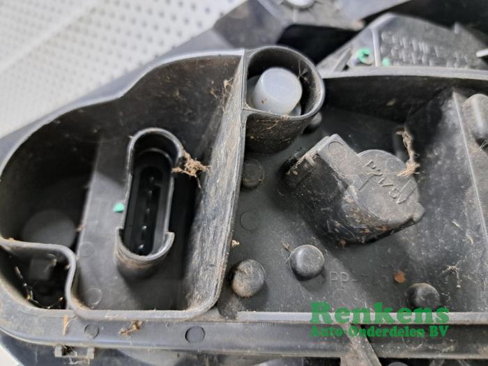 Achterlicht links van een Ford Ka II 1.2 2011