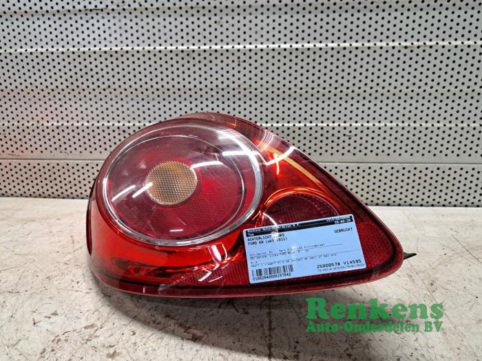 Achterlicht links van een Ford Ka II 1.2 2011