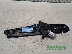 Gebruikte Raammechaniek 4Deurs links-achter BMW X3 (F25) xDrive35d 24V Prijs € 40,00 Margeregeling aangeboden door Renkens Auto-Onderdelen B.V.