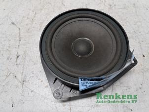 Gebruikte Luidspreker BMW Mini One/Cooper (R50) 1.6 16V One Prijs € 20,00 Margeregeling aangeboden door Renkens Auto-Onderdelen B.V.