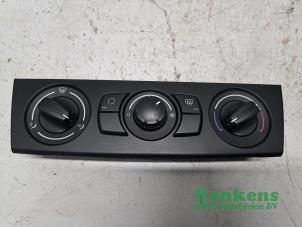 Gebruikte Kachel Bedieningspaneel BMW 1 serie (E87/87N) 116i 1.6 16V Prijs € 50,00 Margeregeling aangeboden door Renkens Auto-Onderdelen B.V.