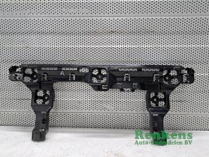 Gebruikte Bumpersteun midden-achter BMW 1 serie (F40) 116d 1.5 12V TwinPower Prijs € 40,00 Margeregeling aangeboden door Renkens Auto-Onderdelen B.V.