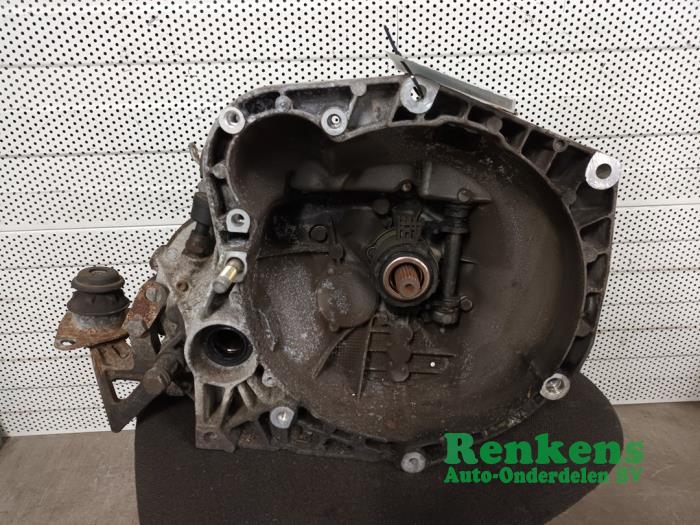 Gebruikte Versnellingsbak Fiat Barchetta (183) 1.8 16V Prijs op aanvraag aangeboden door Renkens Auto-Onderdelen B.V.
