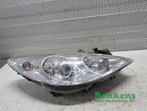 Gebruikte Rechter Koplamp Peugeot 307 Break (3E) 1.6 16V Prijs € 40,00 Margeregeling aangeboden door Renkens Auto-Onderdelen B.V.