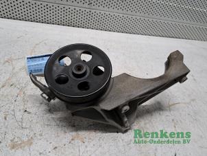 Gebruikte Servopomp Opel Insignia Sports Tourer 2.0 Turbo 16V Ecotec Prijs op aanvraag aangeboden door Renkens Auto-Onderdelen B.V.