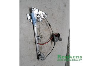 Gebruikte Raammechaniek 4Deurs links-voor Mazda 323 F (BA14) 2.0i V6 24V GLX,GT Prijs op aanvraag aangeboden door Renkens Auto-Onderdelen B.V.