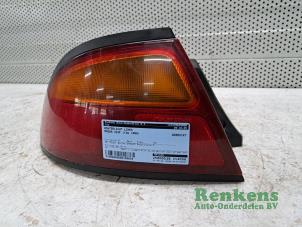Gebruikte Achterlicht links Mazda 323 F (BA14) 2.0i V6 24V GLX,GT Prijs € 25,00 Margeregeling aangeboden door Renkens Auto-Onderdelen B.V.