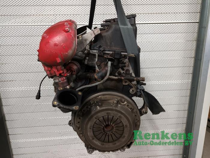 Motor van een MINI Mini Cooper S (R53) 1.6 16V 2004