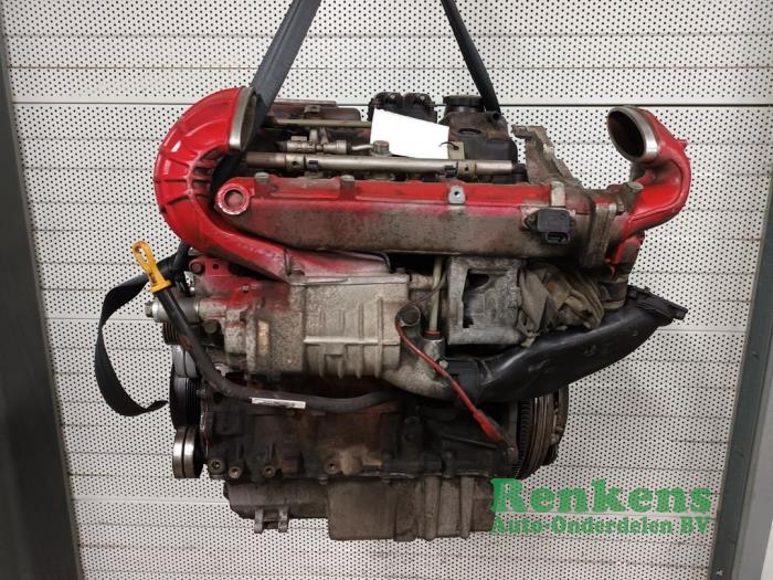 Motor van een MINI Mini Cooper S (R53) 1.6 16V 2004
