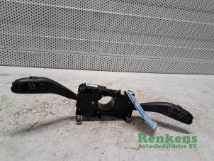 Gebruikte Combischakelaar Stuurkolom Volkswagen Polo V (6R) 1.2 12V BlueMotion Technology Prijs € 50,00 Margeregeling aangeboden door Renkens Auto-Onderdelen B.V.