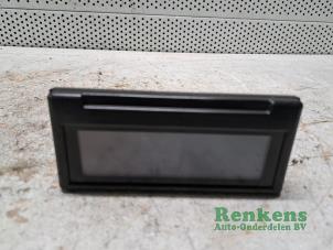 Gebruikte Display Interieur Volvo V50 (MW) 2.4 20V Prijs € 25,00 Margeregeling aangeboden door Renkens Auto-Onderdelen B.V.